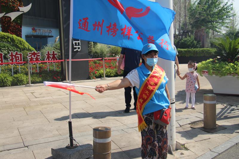 <strong>男人扣女人小穴在线观看</strong>